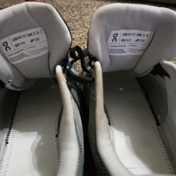 On Vloudgo Black/Glacier Size 10 - Picture 5 of 6